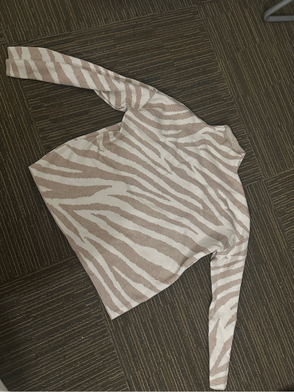 T Tahari Cream and Tan Zebra Stripe V-Neck Sweater